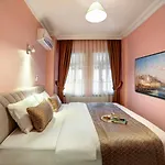 Hotel Seven Roses *