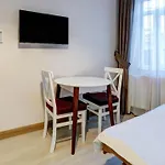 Hotel Seven Roses *
