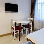 Seven Roses Hotel *