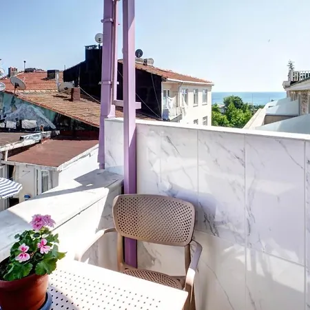 Seven Roses Istanbul